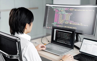 三沙 api php源码,下载的php源码怎么运行呢？